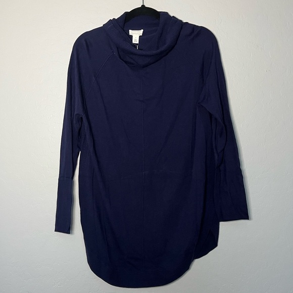 CASLON TURTLENECK TUNIC SWEATER IN NAVY EVENING - Picture 2 of 9